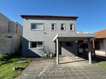 Casa · 180m² · 4 Ambientes · 2 Cocheras · Casa en Venta en Barrio Cerrado de Escobar. Dorm., Parrilla.