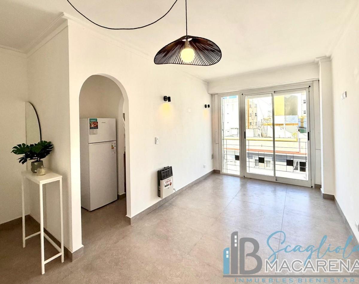 Venta departamento 2 ambientes al frente con balcón francés