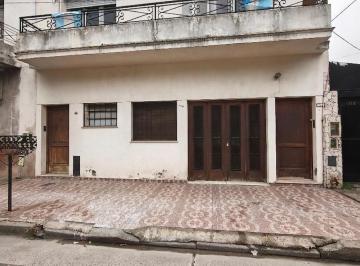 PH · 138m² · 4 Ambientes · Venta Para Flipping 2 Phs a Refaccionar en Avellaneda