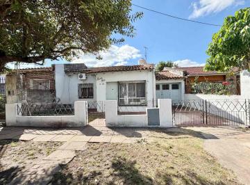 Casa · 120m² · 3 Ambientes · 1 Cochera · Venta Casa 3 Amb C/coch. V. Tesei Cerca Colectora