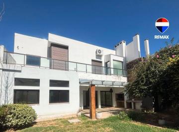 Casa · 300m² · 6 Ambientes · Casa en Alquiler Zona Shopping Pasaje Mollinedo