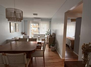 Living · 2 Ambientes Premium Reciclado a Nuevo, Balcón, Pileta y Gym – Almagro
