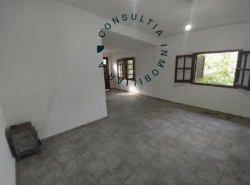 Casa · 90m² · 4 Ambientes · 1 Cochera · Rio Ceballos, Casa Remodelada. Excelente Ubicación, 2 Dor, Patio Plano, un Baño Nuevo.
