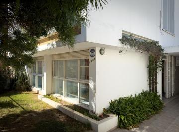 Casa · 235m² · 8 Ambientes · 3 Cocheras · Casa en Venta General Paz 3 Dorm. + Escritorio