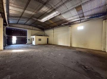 Bodega-Galpón · 233m² · Galpón + Salón en Venta Sobre Bv. Oroño