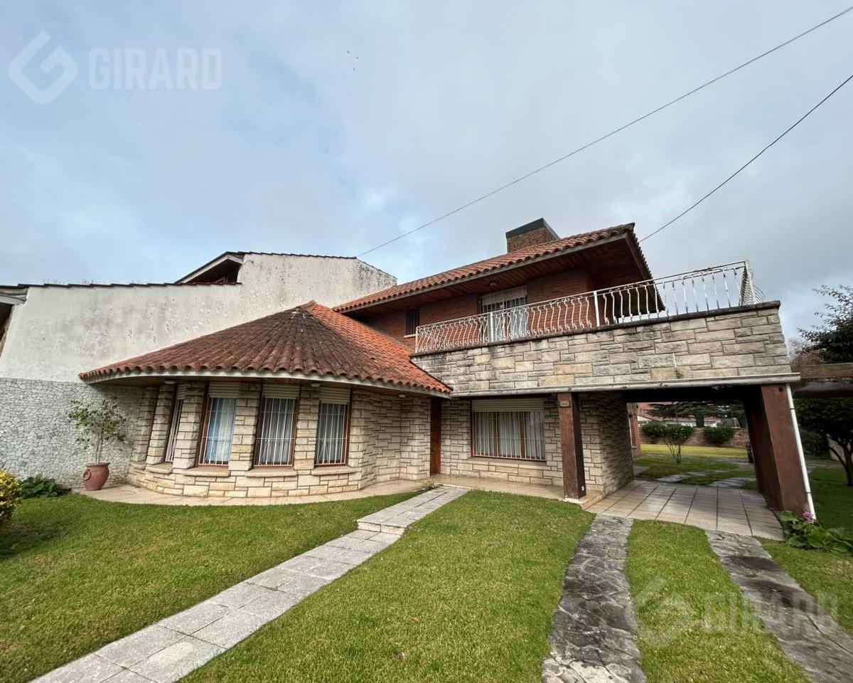 Casa de 6 ambientes en Barrio Villa Primera, Mar del Plata | apta crédito