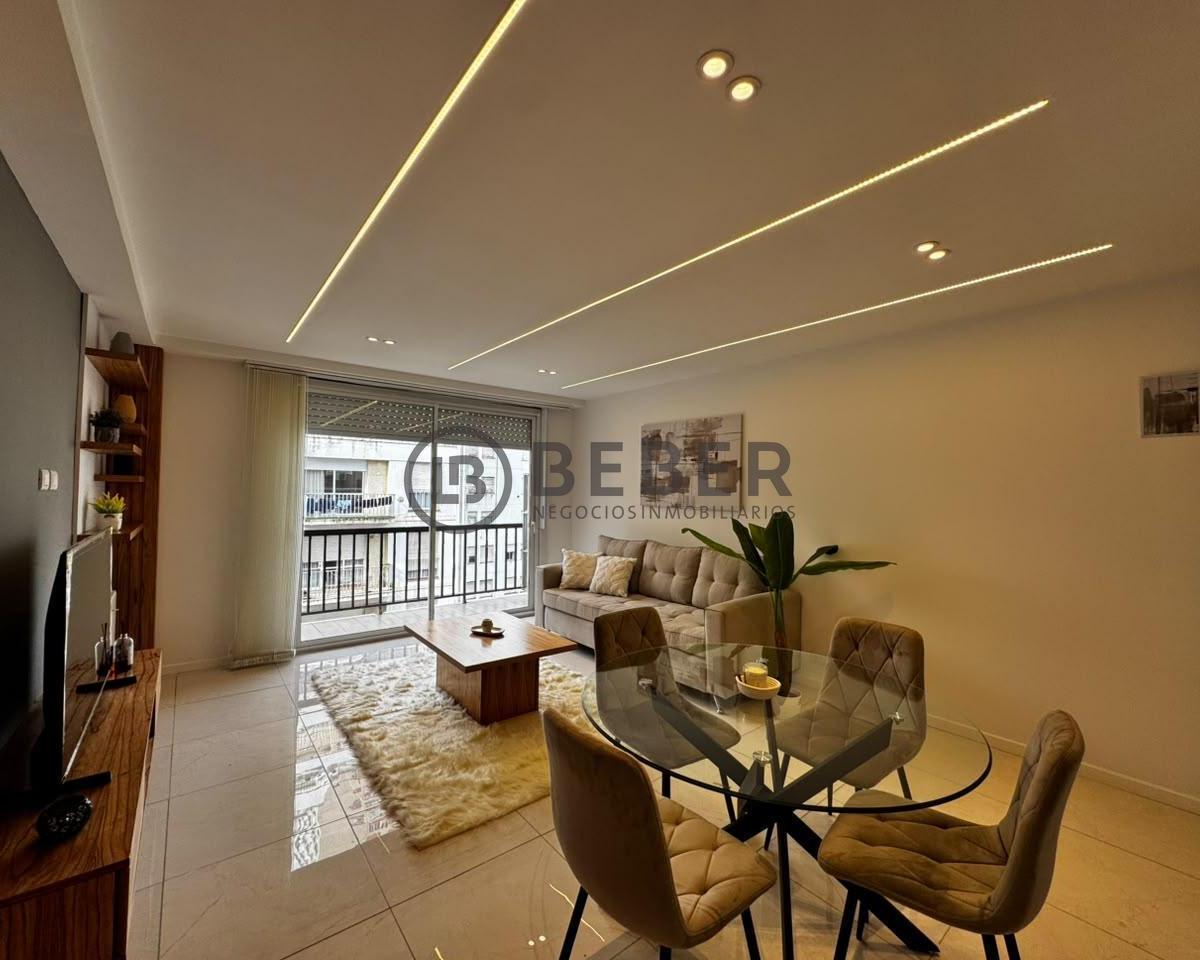 Depto 3 amb, 72m² con balcón — Centro