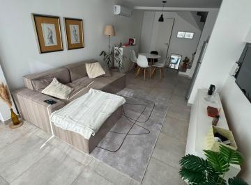 Departamento · 54m² · 2 Ambientes · 1 Cochera · Duplex en Alquiler City Bell
