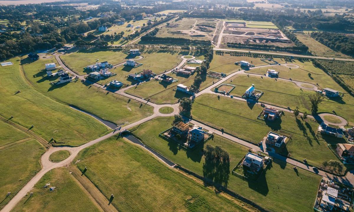 Barrio privado de 371 lotes de entre 600 y 1.000 m² en Casonas del Haras