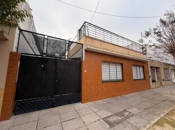 Casa · 249m² · 3 Ambientes · 2 Cocheras · Casa en Jose León Suarez