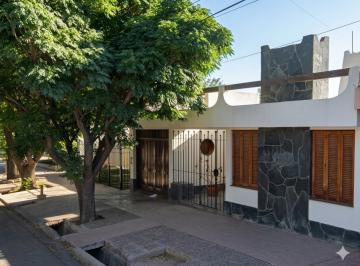 Casa · 175m² · 4 Ambientes · Casaventa Casa Barrio Trapiche Godoy Cruz 3 Dorm.