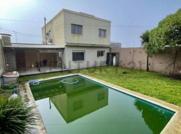 Casa · 180m² · 4 Ambientes · 1 Cochera · Casa 4 Ambientes C/pileta Frente Al Mar, Feliz U. Camet, Mar del Plata