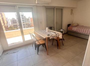 Departamento de 1 ambiente, Rosario · Atencion Inversores! a m del Bv. Oroño! Depto Alquilado!
