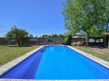 Quinta vacacional · 45m² · 1 Dormitorio · 1 Cochera · Casa Quinta en Venta La Plata