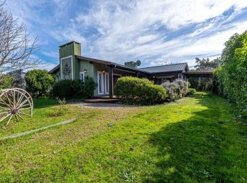 Casa · 120m² · 3 Ambientes · 1 Cochera · Venta - Casa con Gran Parque y Quincho Chapadmalal