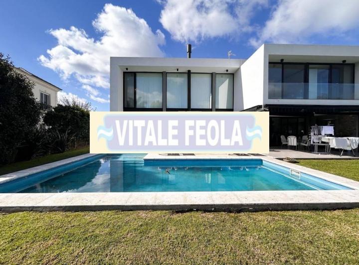 Casa · 316m² · 6 Ambientes · 4 Cocheras
