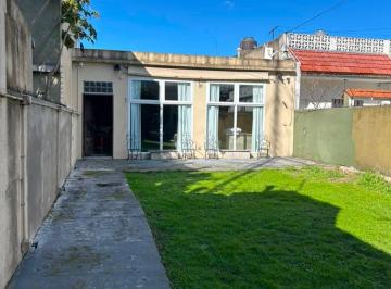 Casa de 3 ambientes, Morón · Venta en Bloque - Loft en Pb + 2 Monoambientes - Castelar Sur