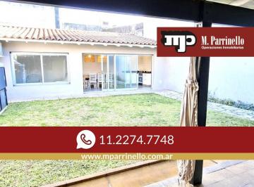 Casa · 108m² · 3 Ambientes · 1 Cochera · Casa en de 3 Ambientes con Jardin y Quincho en Villa Martelli - en Venta