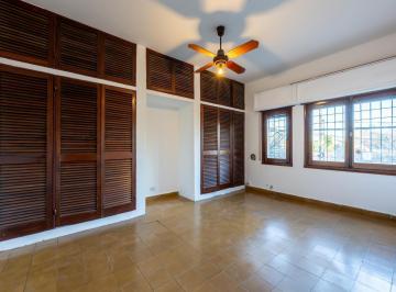 Casa · 160m² · 4 Dormitorios · 1 Cochera · Casa en Juniors