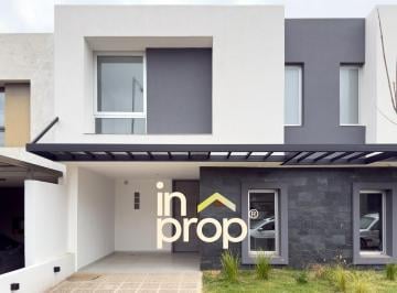 Casa · 120m² · 6 Ambientes · 1 Cochera · Duplex en Venta 3 Dorm. a Estrenar