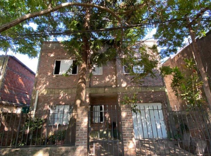 Casa · 137m² · 4 Ambientes · 2 Cocheras