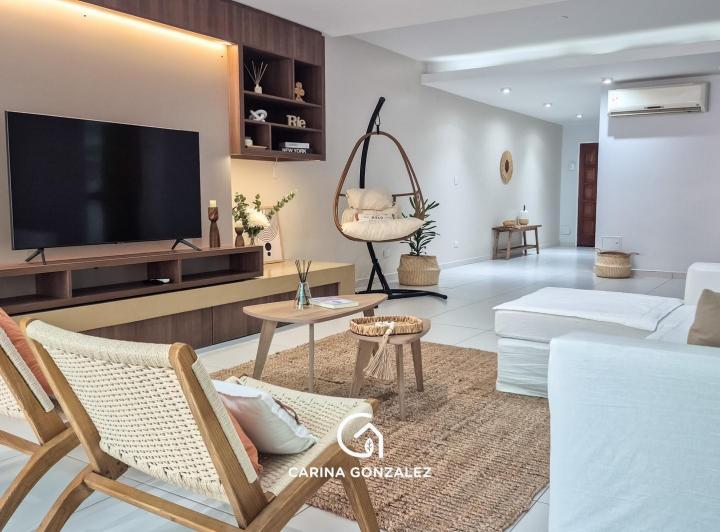 Casa · 300m² · 4 Dormitorios · 2 Cocheras