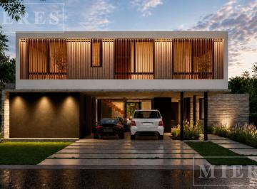 Casa · 305m² · 8 Ambientes · 2 Cocheras · Casa en Venta en La Diligencia, Pilara