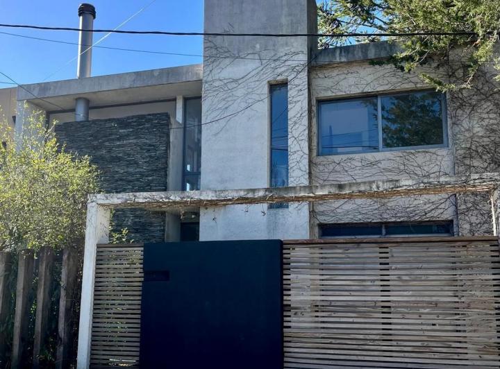 Casa · 150m² · 3 Ambientes · 1 Cochera