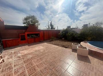Casa · 120m² · 4 Ambientes · 3 Cocheras · Alquiler Casa 3 Dorm. – B° Cadore - Guaymallen