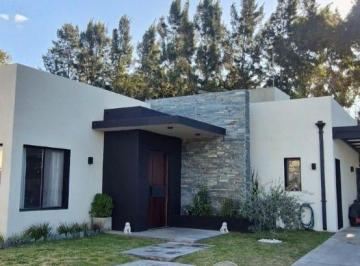 Casa de 5 ambientes, Esteban Echeverría · Casa en Venta 5 Ambientes con Cochera, Lagos de Canning
