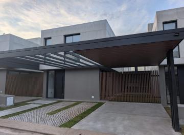Casa · 160m² · 3 Dormitorios · 1 Cochera · Casa - Chacras Green