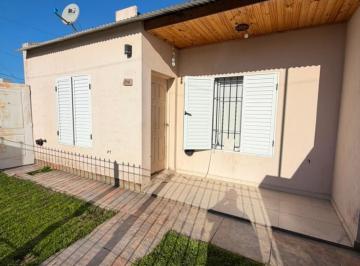 Casa · 60m² · 2 Ambientes · 1 Cochera · Casa en Barrio Parque Lasa
