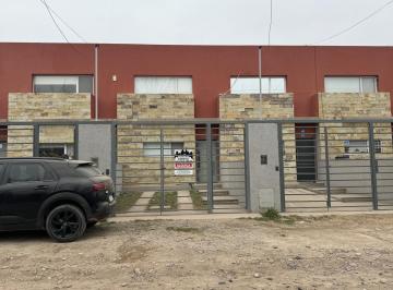 Casa · 75m² · 3 Ambientes · 1 Cochera · Casa en Confluencia Urbana