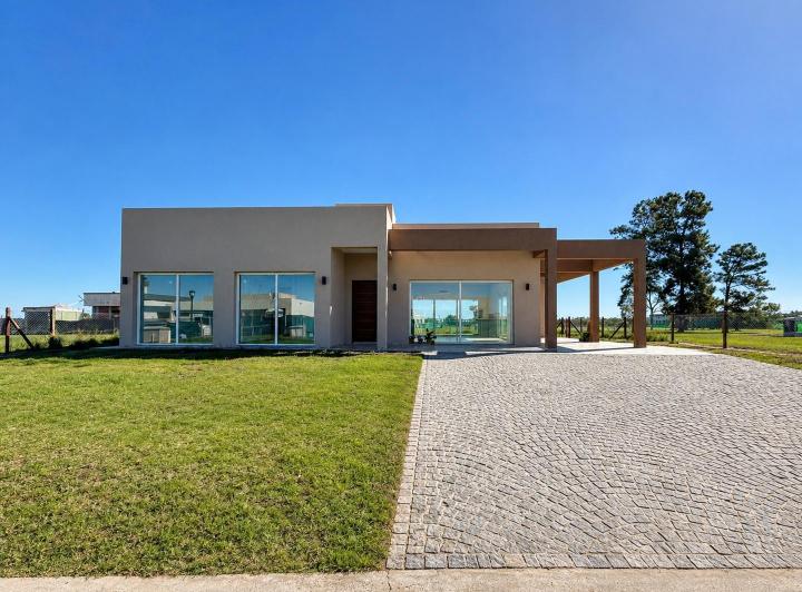 Casa · 148m² · 4 Ambientes · 1 Cochera