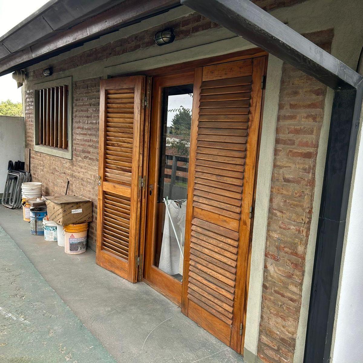 Casa 4 amb, 310m² con galpón y quincho — Ayolar 9720