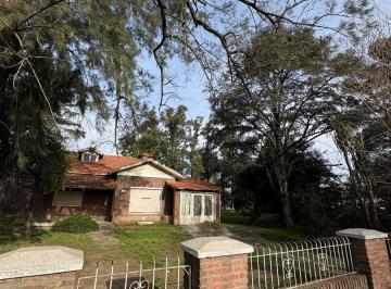 Casa · 1200m² · 4 Ambientes · 2 Cocheras · Lote con Casa Quinta en Venta