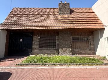 Casa · 120m² · 3 Ambientes · 3 Cocheras · Casa - Lomas de Zamora Oeste