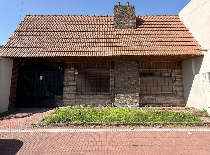 Casa · 120m² · 3 Ambientes · 3 Cocheras