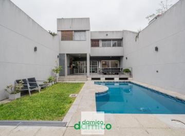 Casa · 261m² · 6 Ambientes · 3 Cocheras · Casa con Pileta en Parque Patricios