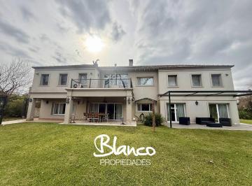 Casa · 380m² · 9 Ambientes · 2 Cocheras · Casa en Venta en Mapuche Country Club, Pilar, G. B. a. Zona Norte