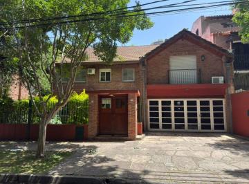 Casa de 5 ambientes, Vicente López · Importante Casa en Alquiler | Zona Lincoln | 5 Dorm., Jardín y Piscina