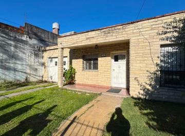 Casa · 65m² · 3 Ambientes · 2 Cocheras · Excelente Casa en Don Torcuato - Muy Buena Ubicacion