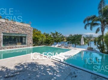 Casa · 355m² · 6 Ambientes · 1 Cochera · Casa en Venta a La Laguna en San Agustín, Villanueva.