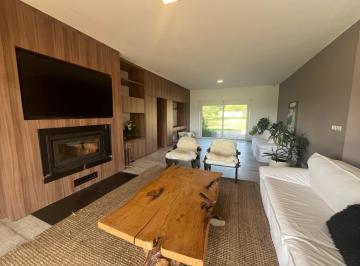 Campo · 220m² · 4 Dormitorios · 1 Cochera · Casa en Alquiler en Pueblo Mio - Manantiales N°6