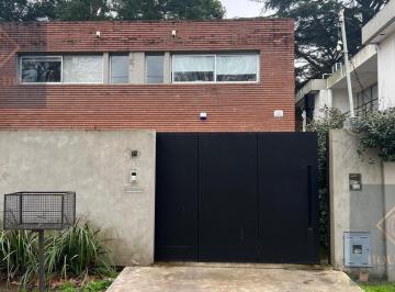Casa · 85m² · 5 Ambientes · 2 Cocheras · Excelente Dúplex en Alquiler en City Bell Entre Caminos