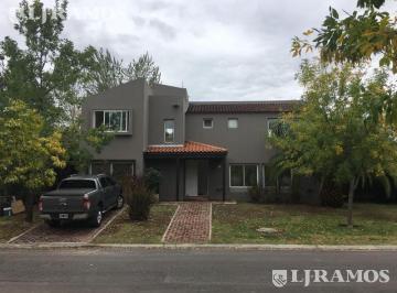01 - FACHADA PRINCIPAL · Casa con 3 Dorm. en Venta en San Isidro Labrador