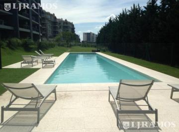 02 - Pileta del edificio · Monoambiente de 35 m² en Venta y Alquiler en Infinity - El Palmar
