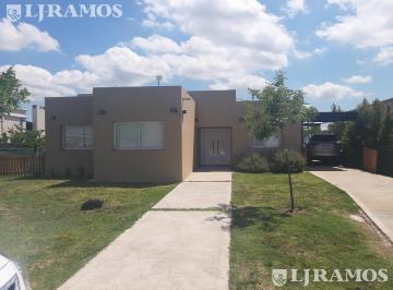 Casa · 150m² · 6 Ambientes · 1 Cochera · Casa en Venta en San Gabriel