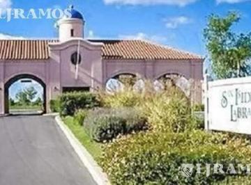 Terreno · 895m² · Terreno en Venta en San Isidro Labrador de 895 m²