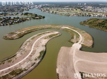 Terreno · 900m² · Lote Sobre El Lago Central en Venta en Los Puentes, Nordelta.